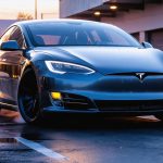 Tien Raivosta Tilintekoon: Tesla-kuskin Kauhea Tarina Lasku-urasta
